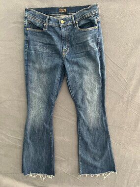 MOTHER Weekender Fray bootcut jeans size 32 Not Rough Enough